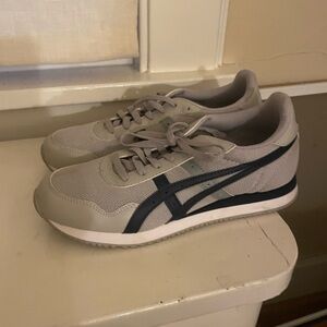 Asics tiger sneakers women's 9.0 men's 7.5. Euro 40.5